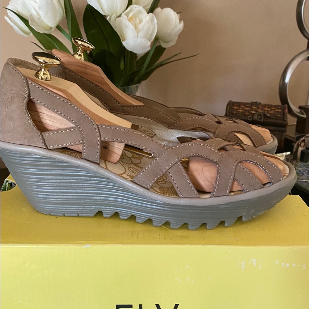 Fly London Yadi Sandal NIB